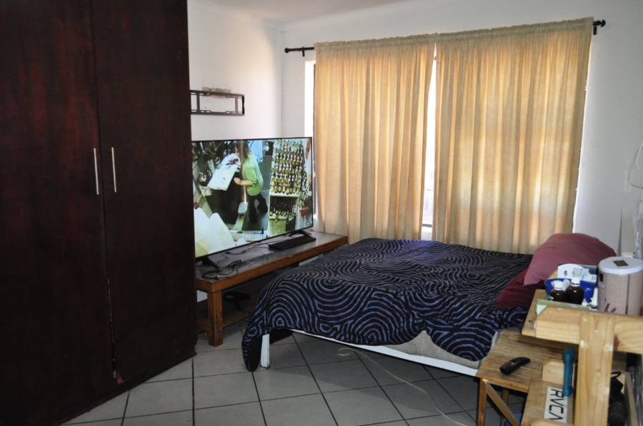 6 Bedroom Property for Sale in Wavecrest Eastern Cape